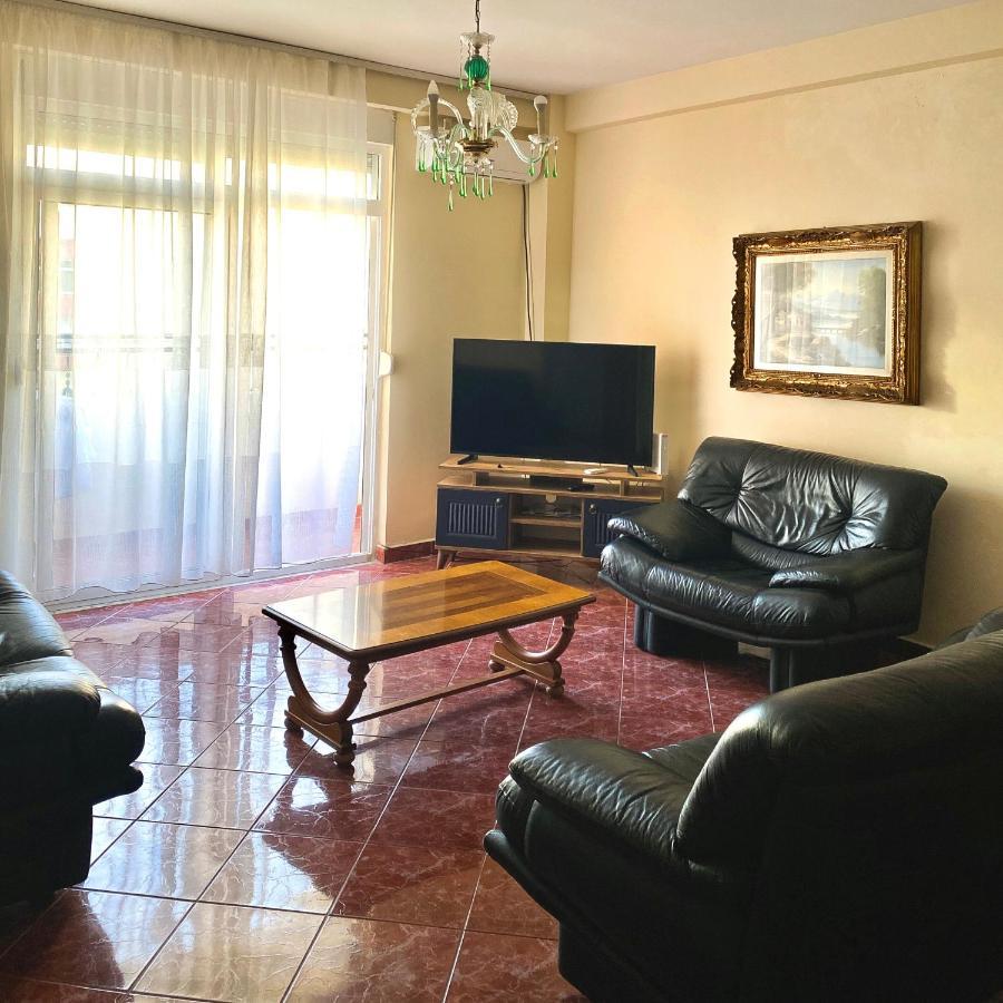 Sea View Apartaments Durrës Esterno foto